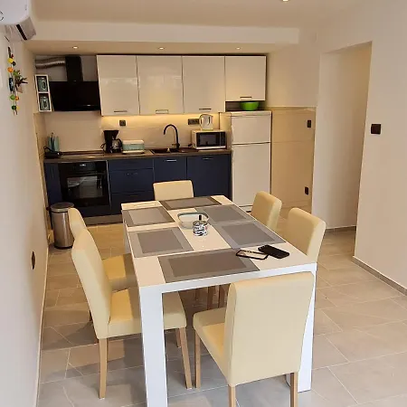 Kuca Za Odmor Rene * Jadranovo